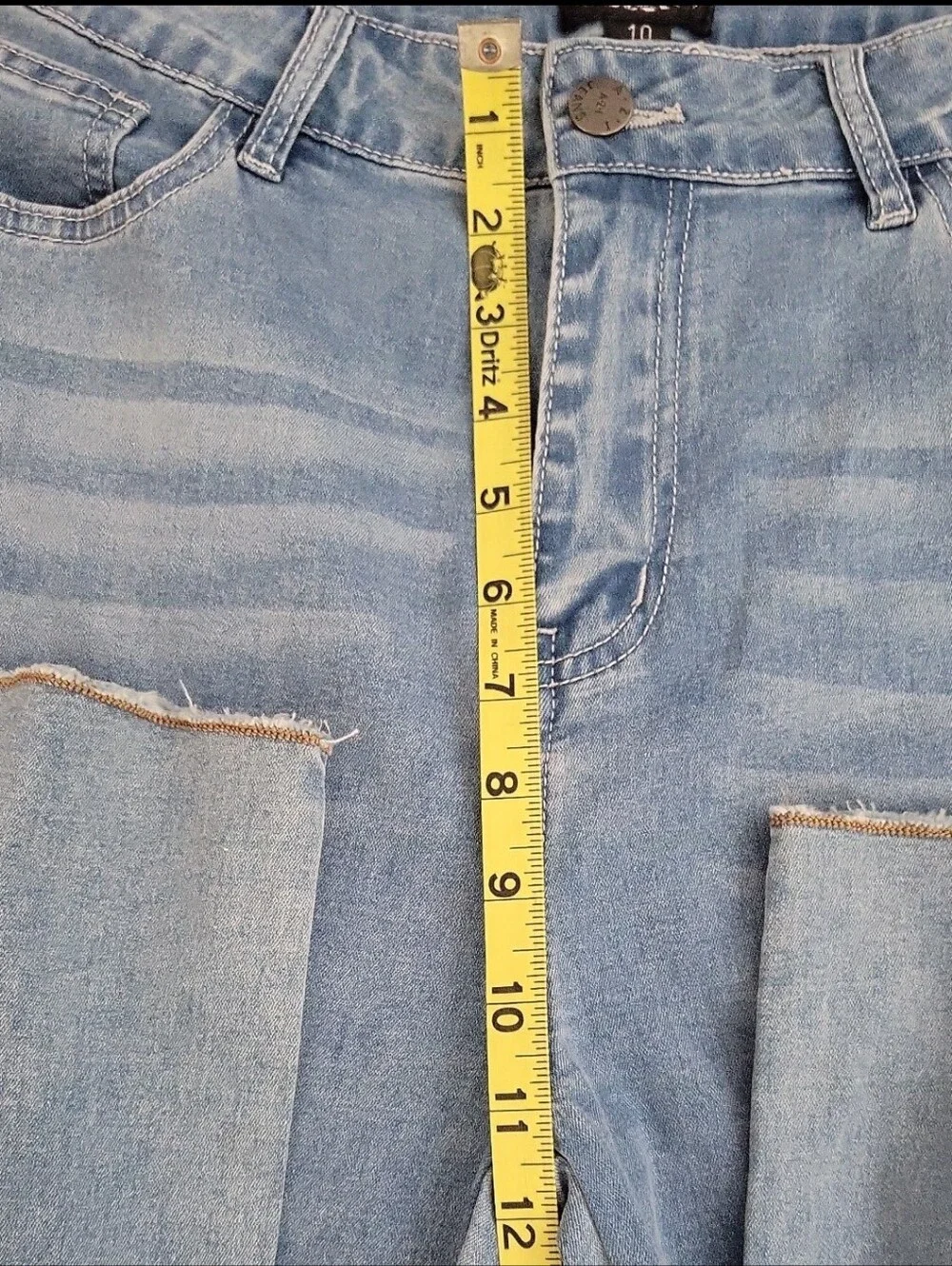 A.Z.I. Embroidered Light Blue Wide-Leg Lightweight Jeans Size 10